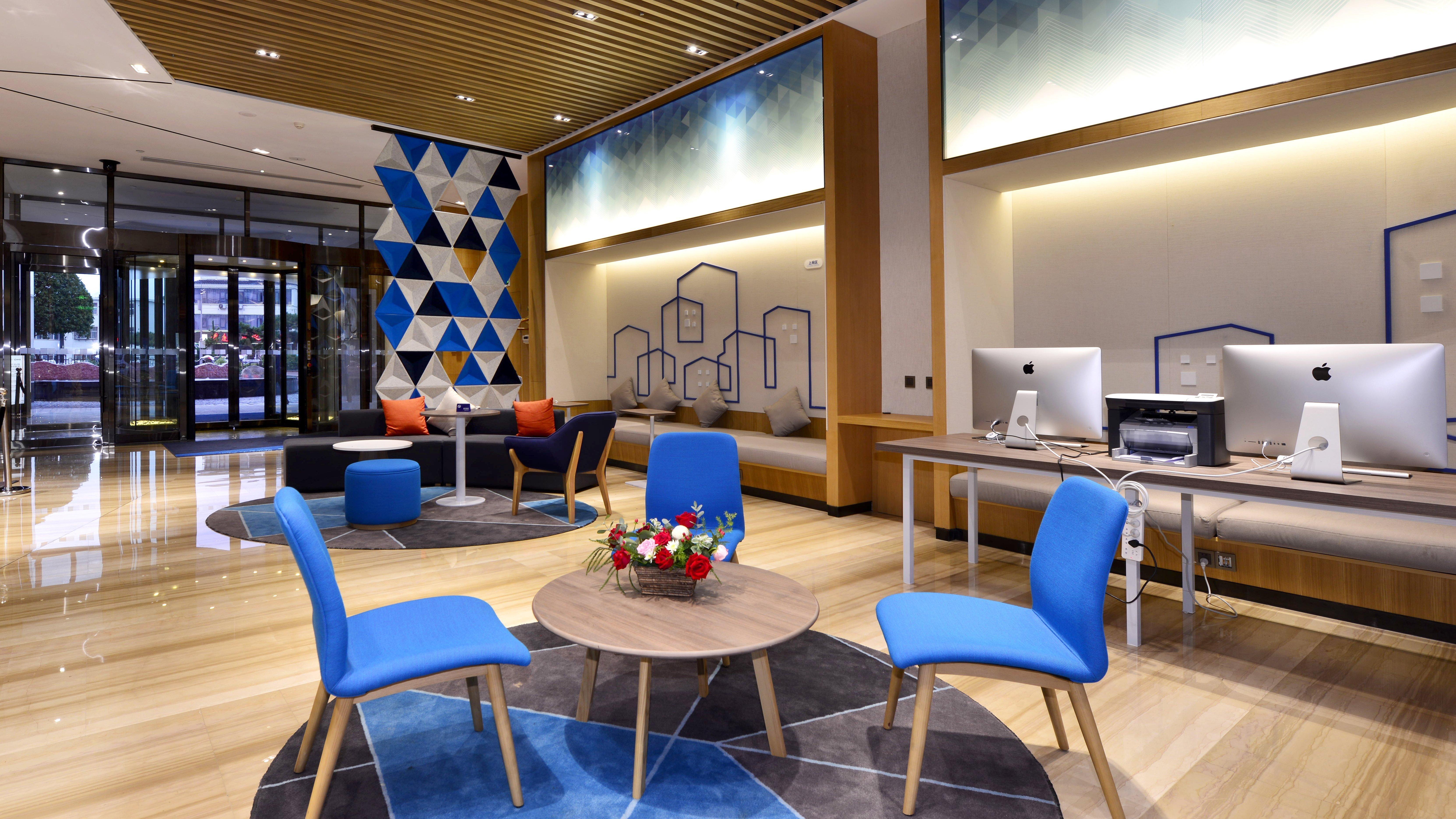 Holiday Inn Express Luanchuan By Ihg Exterior foto